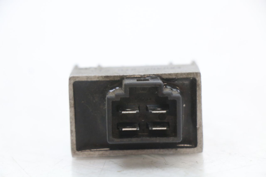 photo de RÉGULATEUR DE CHARGE PEUGEOT VIVACITY NEW 4T 50 (2008 - 2017) - Zoom état d’usage