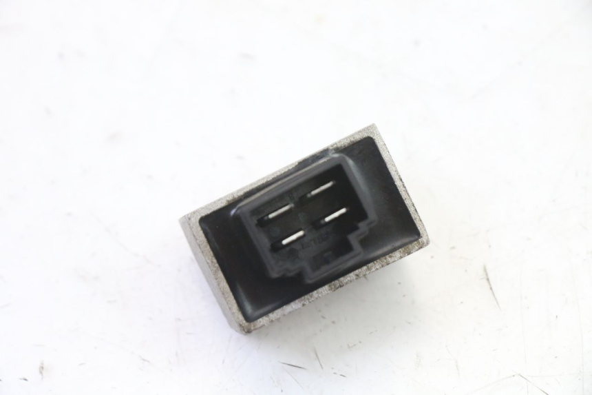 photo de RÉGULATEUR DE CHARGE PEUGEOT VIVACITY NEW 4T 50 (2008 - 2017) - Zoom état d’usage