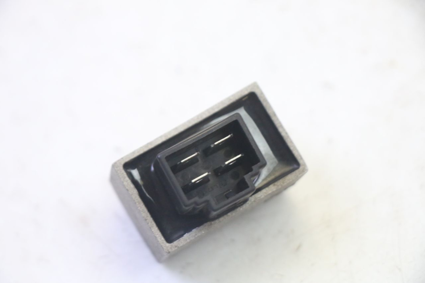 photo de RÉGULATEUR DE CHARGE PEUGEOT VIVACITY NEW 4T 50 (2008 - 2017) - Zoom état d’usage