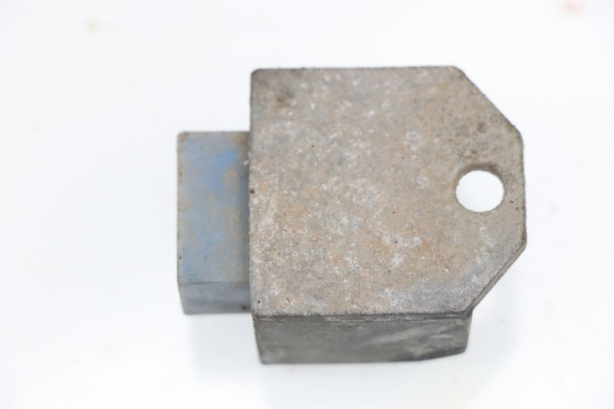 photo de REGULATEUR CHARGE PEUGEOT VIVACITY 50 (2004 - 2009) - Détail de la pièce