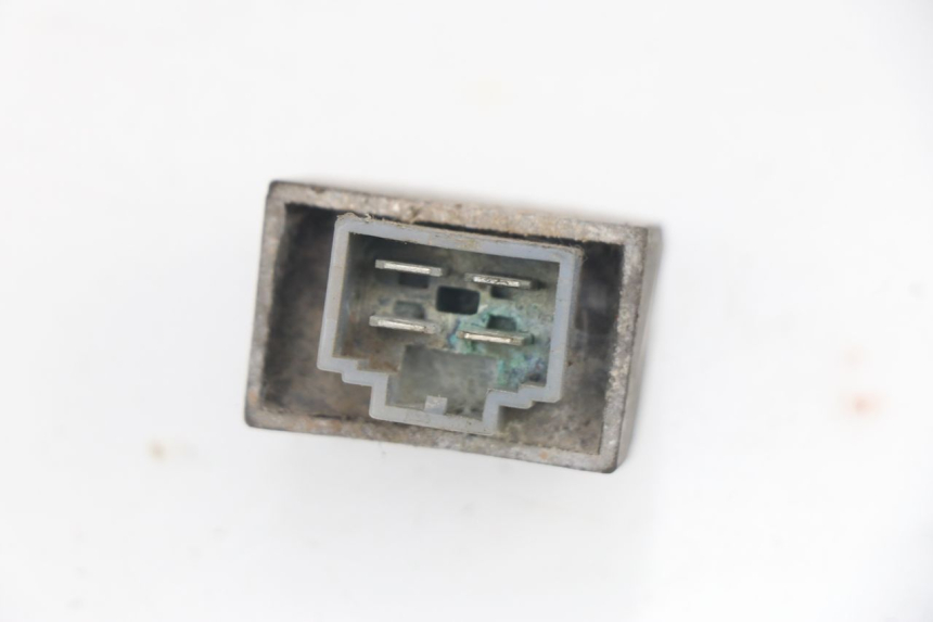 photo de REGULATEUR CHARGE PEUGEOT VIVACITY 50 (2004 - 2009) - Zoom état d’usage