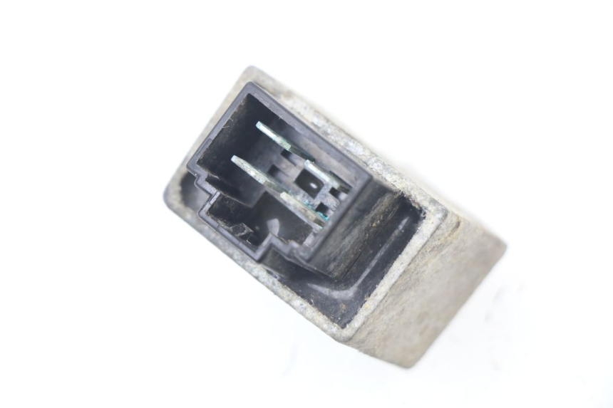 photo de REGULATEUR CHARGE PEUGEOT VIVACITY 50 (2004 - 2009) - Détail de la pièce