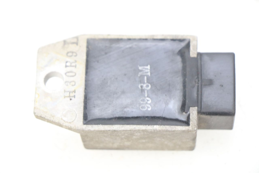 photo de REGULATEUR CHARGE PEUGEOT VIVACITY 50 (1998 - 2003) - Zoom état d’usage