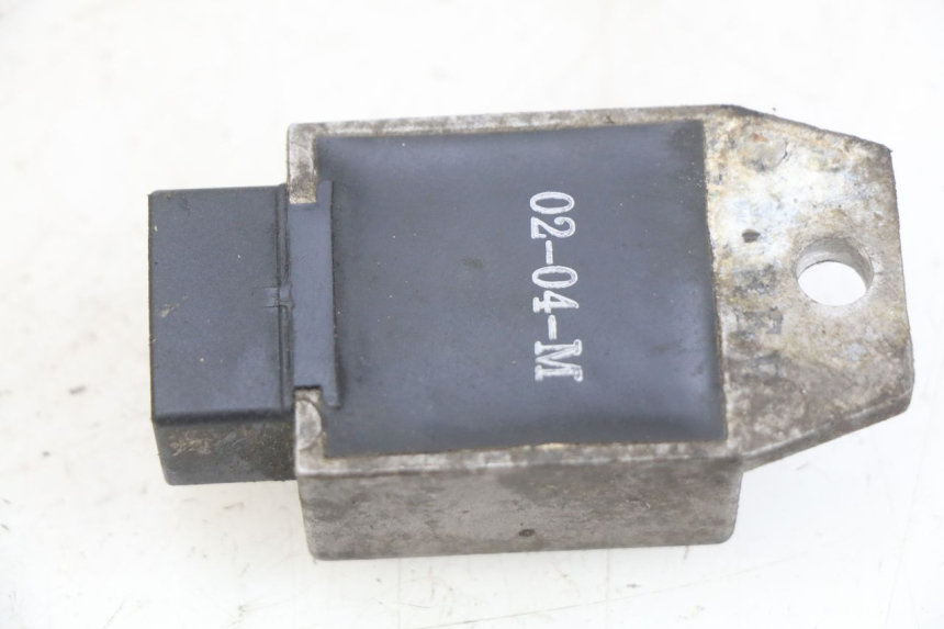 photo de REGULATEUR CHARGE PEUGEOT VIVACITY 50 (1998 - 2003) - Détail de la pièce