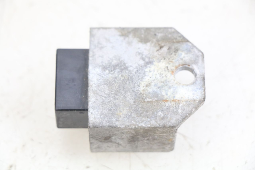 photo de REGULATEUR CHARGE PEUGEOT VIVACITY 50 (2004 - 2009) - Détail de la pièce