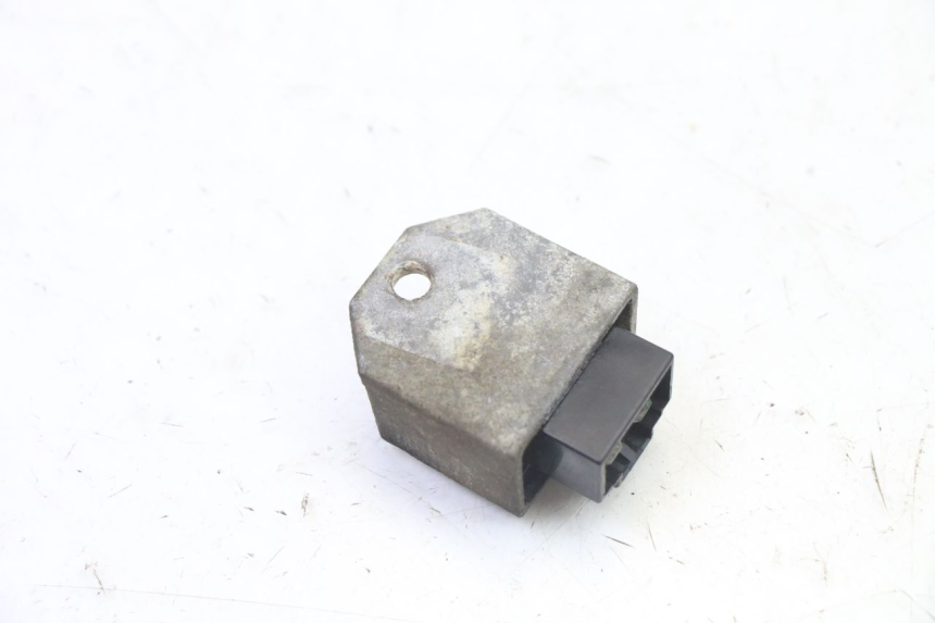 photo de REGULATEUR CHARGE PEUGEOT VIVACITY 50 (2004 - 2009) - Autre angle de vue