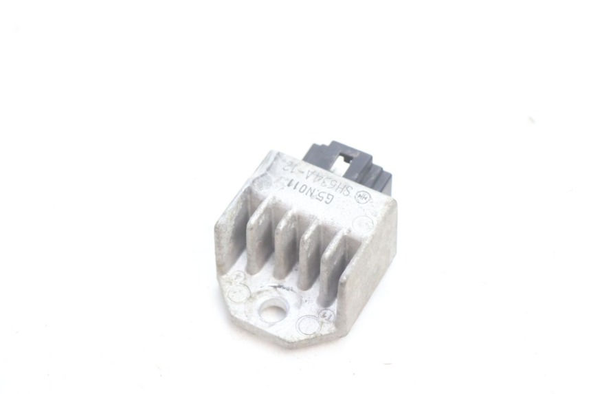 photo de REGULATEUR CHARGE PEUGEOT VIVACITY 50 (2004 - 2009) - Détail de la pièce