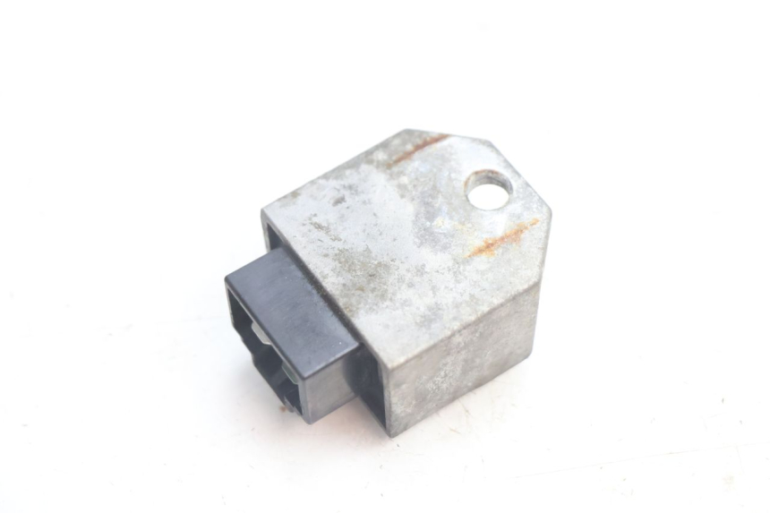photo de REGULATEUR CHARGE PEUGEOT VIVACITY 50 (2004 - 2009) - Autre angle de vue