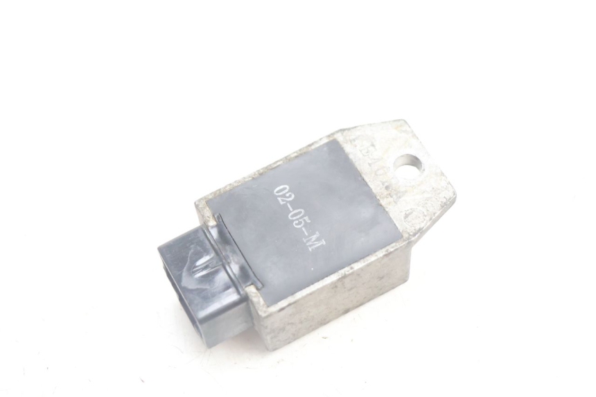 photo de REGULATEUR CHARGE PEUGEOT VIVACITY 100 (1999 - 2008) - Gros plan technique
