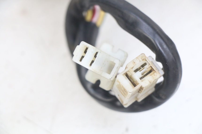 photo de REGULATEUR CHARGE DAELIM VJ ROADWIN FI 125 (2008 - 2017) - Autre angle de vue