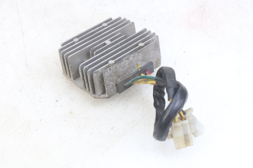 photo de REGULATEUR CHARGE DAELIM VJ ROADWIN FI 125 (2008 - 2017) - Vue d’ensemble