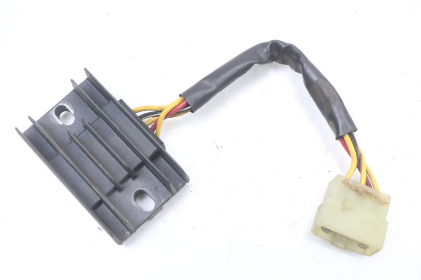 photo de REGULATEUR CHARGE SUZUKI VL INTRUDER 125 (2004 - 2007) - Vue principale