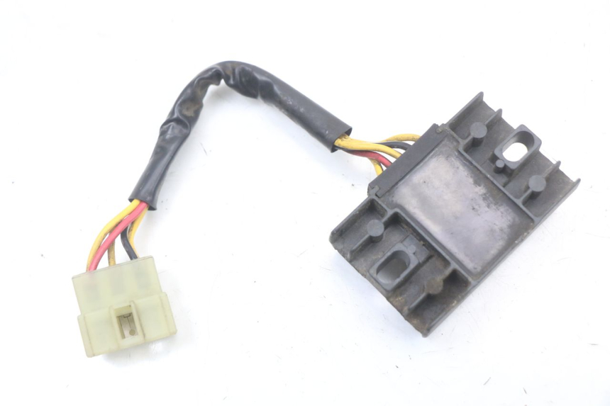 photo de REGULATEUR CHARGE SUZUKI VL INTRUDER 125 (2004 - 2007) - Autre angle de vue