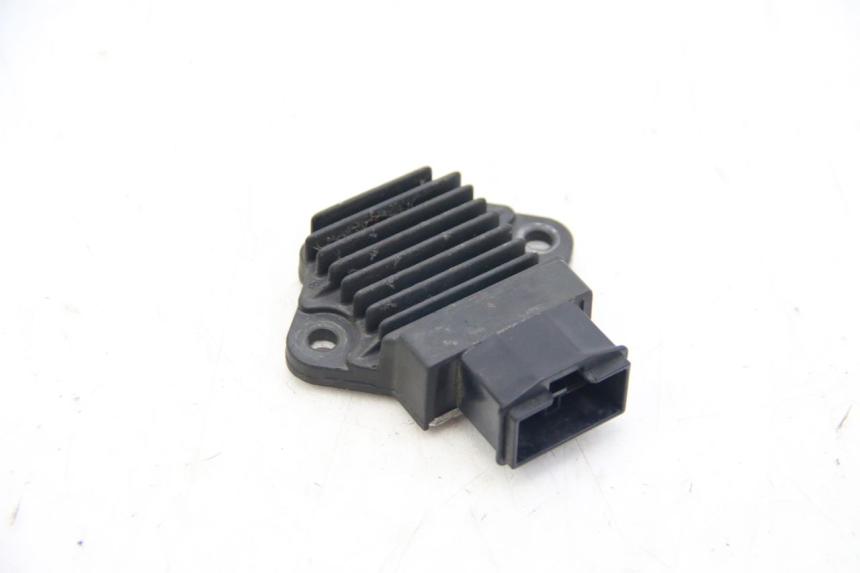 photo de REGULATEUR CHARGE HONDA VT C SHADOW 125 (1999 - 2007) - Vue principale