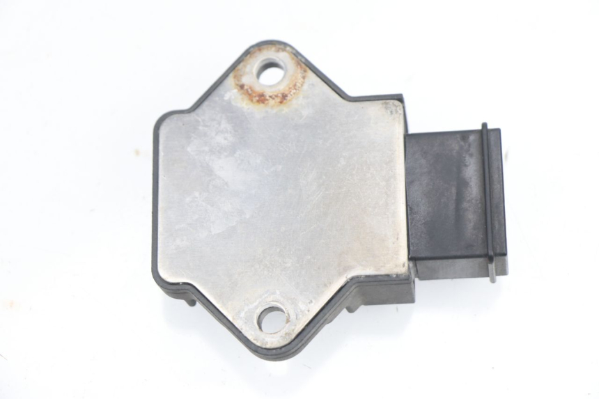 photo de REGULATEUR CHARGE HONDA VTR F FIRESTORM 1000 (1997 - 2001) - Détail de la pièce