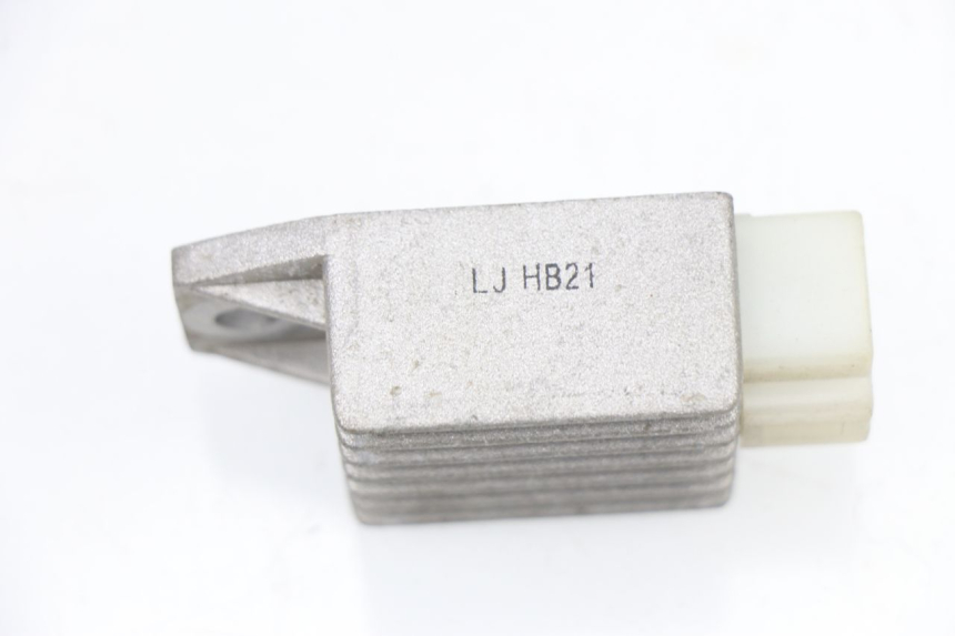 photo de REGULATEUR CHARGE BHM WACO 4T 50 (2008 - 2015) - Autre angle de vue