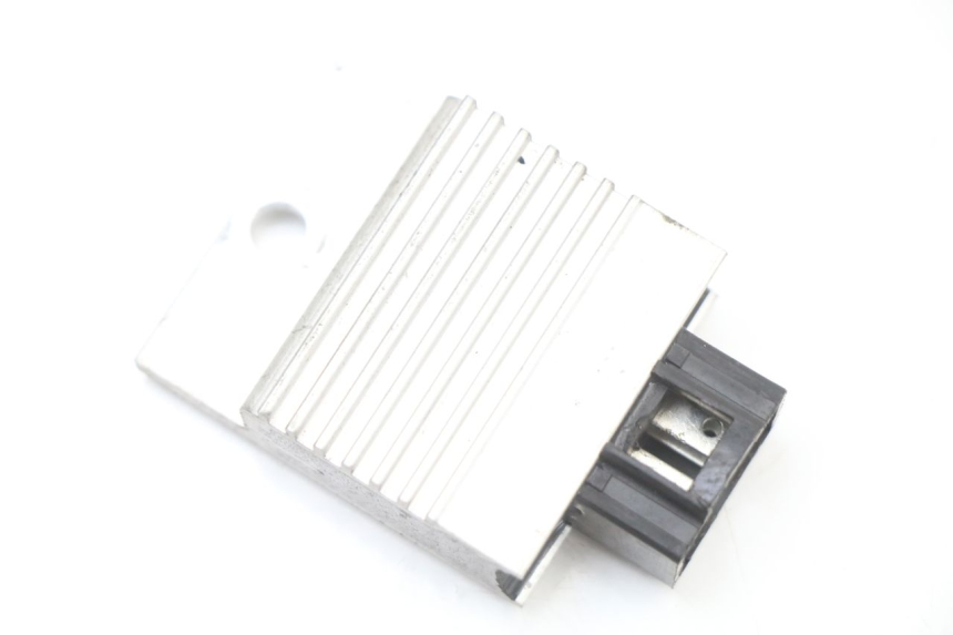 photo de REGULATEUR CHARGE HONDA WALLAROO DX 50 (1993 - 1996) - Détail de la pièce