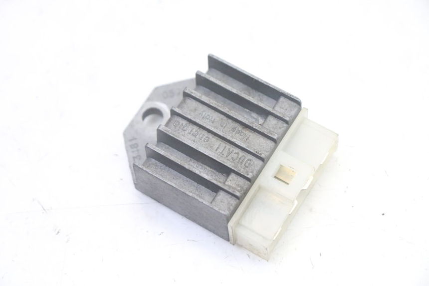 photo de REGULATEUR CHARGE YAMAHA WHY 50 (1998 - 2000) - Détail de la pièce