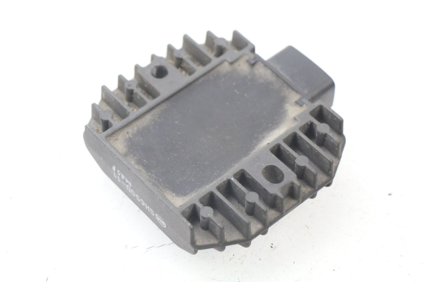 photo de REGULATEUR CHARGE YAMAHA XMAX X-MAX ABS 125 (2014 - 2016) - Détail de la pièce