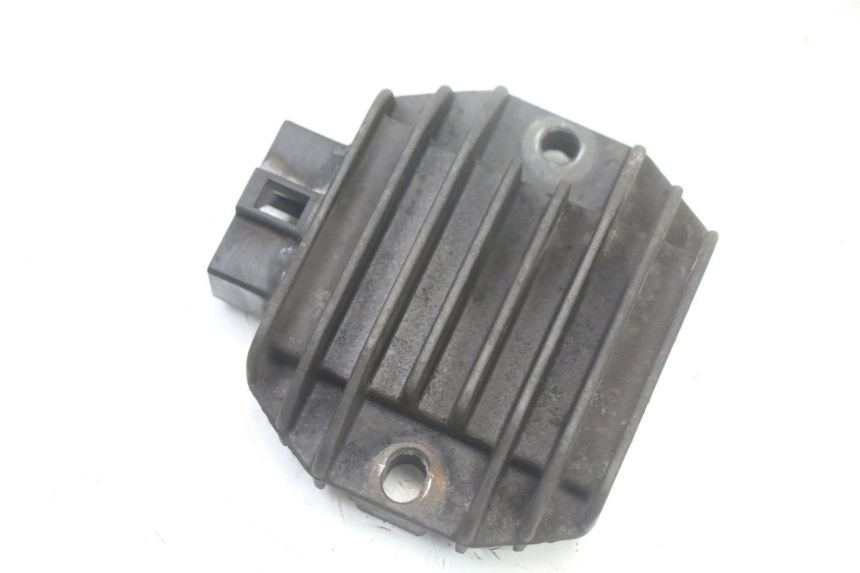 photo de REGULATEUR CHARGE YAMAHA X-MAX XMAX ABS 250 (2010 - 2012) - Détail de la pièce