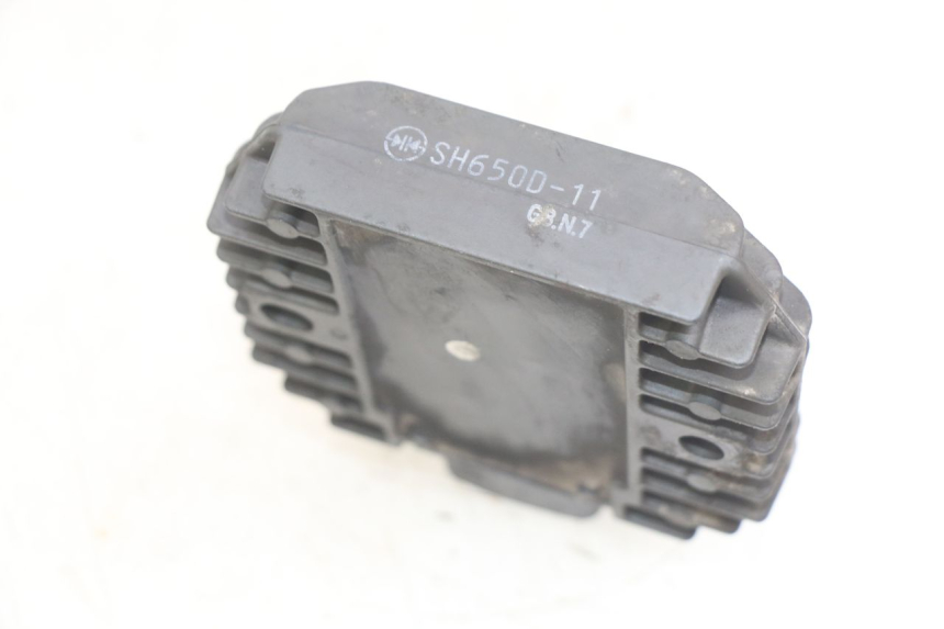 photo de RÉGULATEUR DE CHARGE YAMAHA X-MAX XMAX 250 (2006 - 2009) - Zoom état d’usage