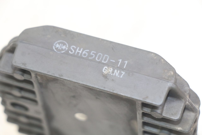 photo de RÉGULATEUR DE CHARGE YAMAHA X-MAX XMAX 250 (2006 - 2009) - Autre angle de vue