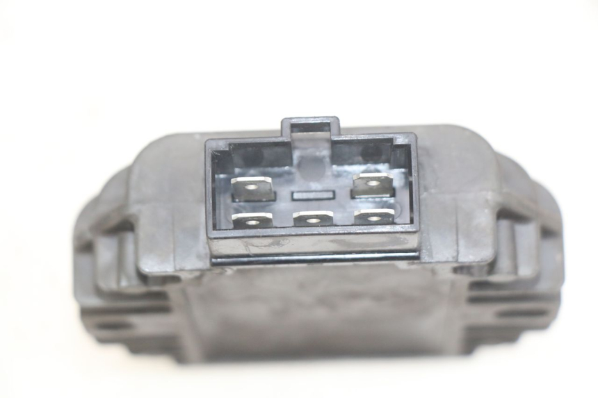 photo de REGULATEUR CHARGE YAMAHA X-MAX XMAX 125 (2010 - 2013) - Détail de la pièce