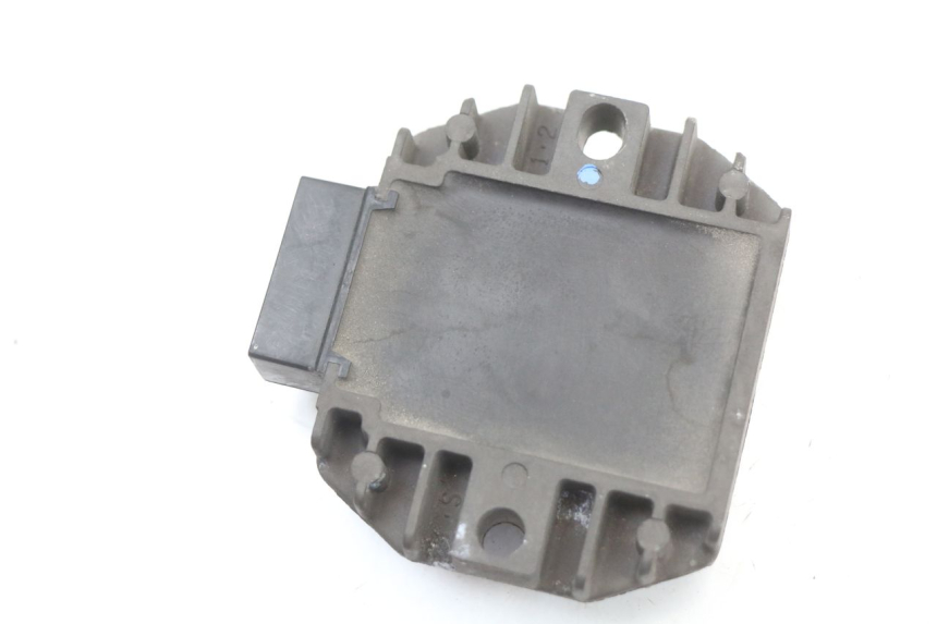 photo de REGULATEUR CHARGE YAMAHA X-MAX XMAX 125 (2010 - 2013) - Autre angle de vue