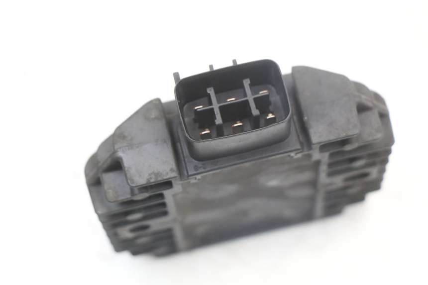 photo de RÉGULATEUR DE CHARGE YAMAHA X-MAX XMAX 250 (2006 - 2009) - Zoom état d’usage