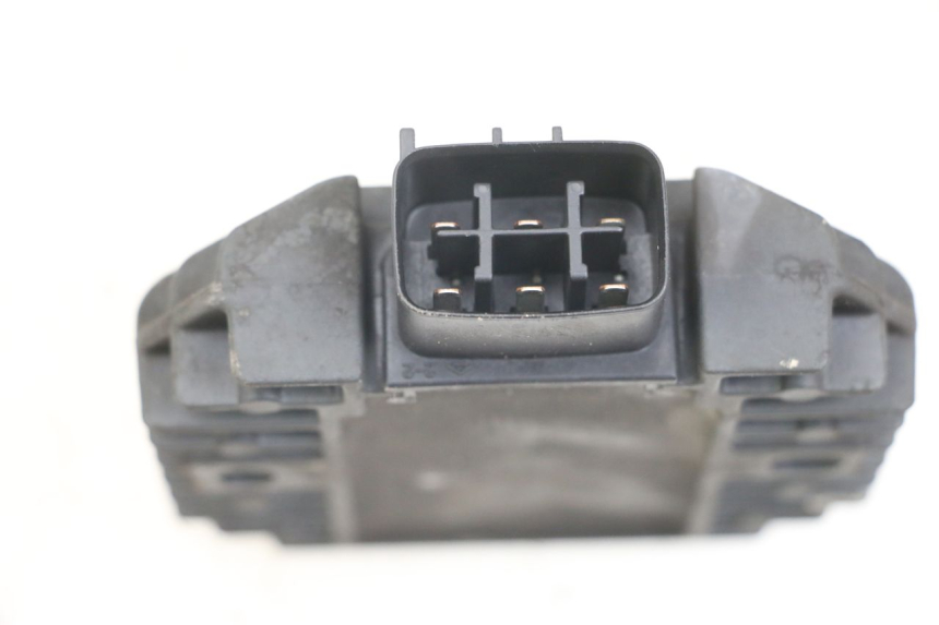photo de REGULATEUR CHARGE YAMAHA XMAX X-MAX 125 (2006 - 2009) - Détail de la pièce
