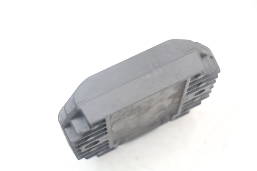 photo de REGULATEUR CHARGE YAMAHA XMAX X-MAX 125 (2006 - 2009) - Autre angle de vue
