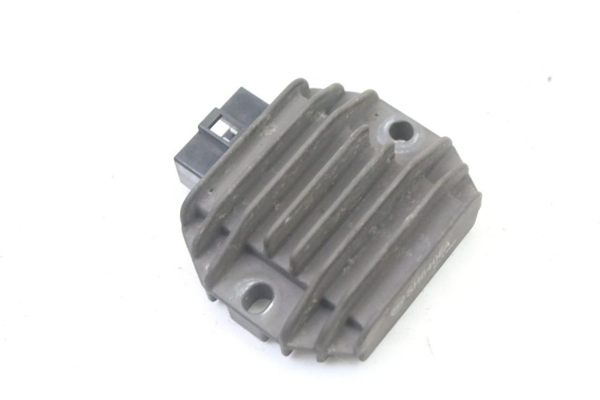 photo de REGULATEUR CHARGE YAMAHA X-MAX XMAX 125 (2010 - 2013) - Détail de la pièce