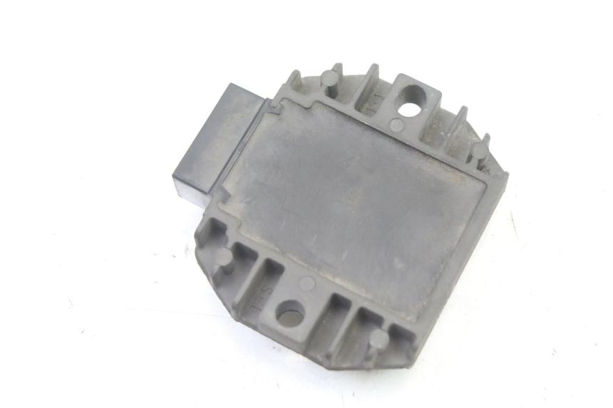 photo de REGULATEUR CHARGE YAMAHA X-MAX XMAX 125 (2010 - 2013) - Autre angle de vue