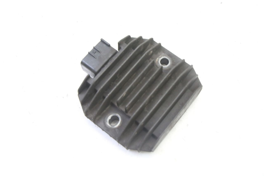 photo de REGULATEUR CHARGE YAMAHA XMAX X-MAX 125 (2006 - 2009) - Détail de la pièce