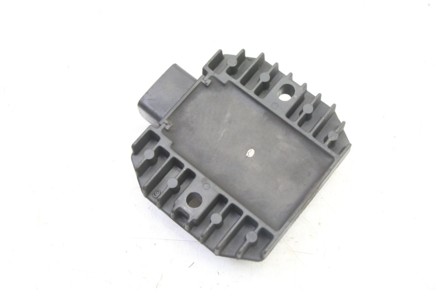 photo de REGULATEUR CHARGE YAMAHA XMAX X-MAX 125 (2006 - 2009) - Autre angle de vue