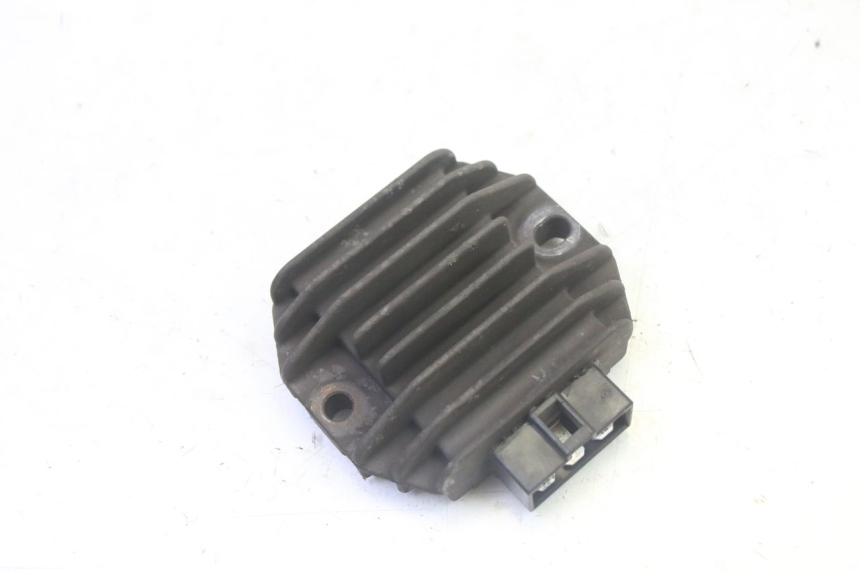 photo de REGULATEUR CHARGE YAMAHA X-MAX XMAX 125 (2010 - 2013) - Vue principale