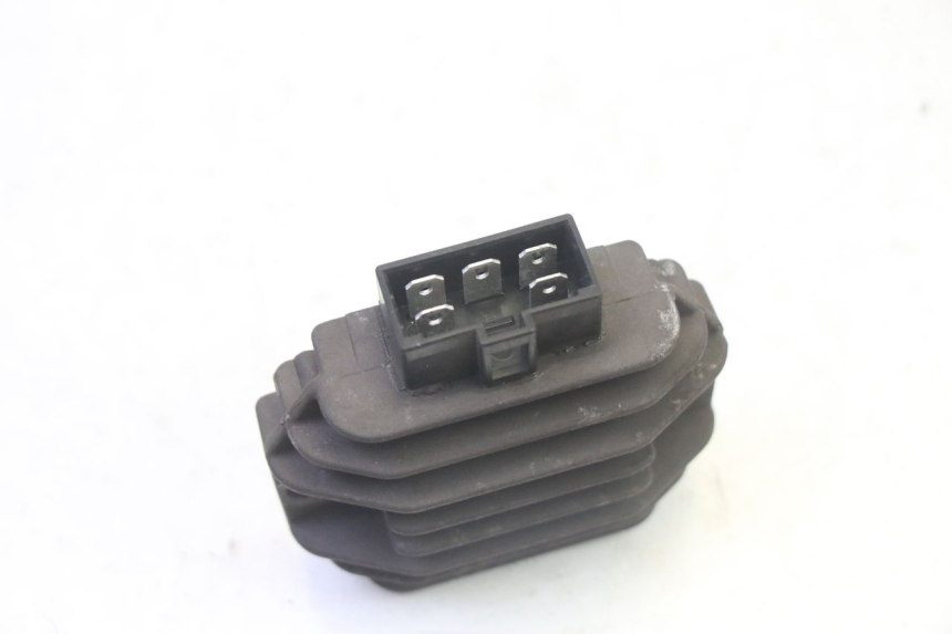 photo de REGULATEUR CHARGE YAMAHA X-MAX XMAX 125 (2010 - 2013) - Autre angle de vue