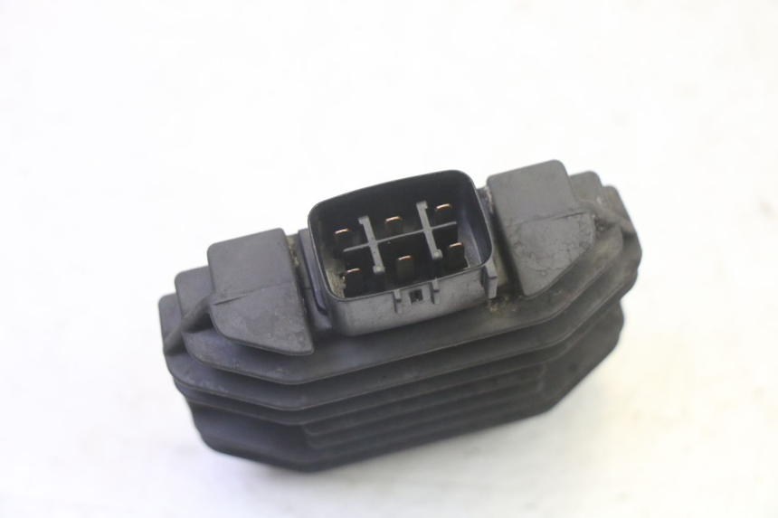 photo de RÉGULATEUR DE CHARGE YAMAHA X-MAX XMAX 250 (2006 - 2009) - Autre angle de vue