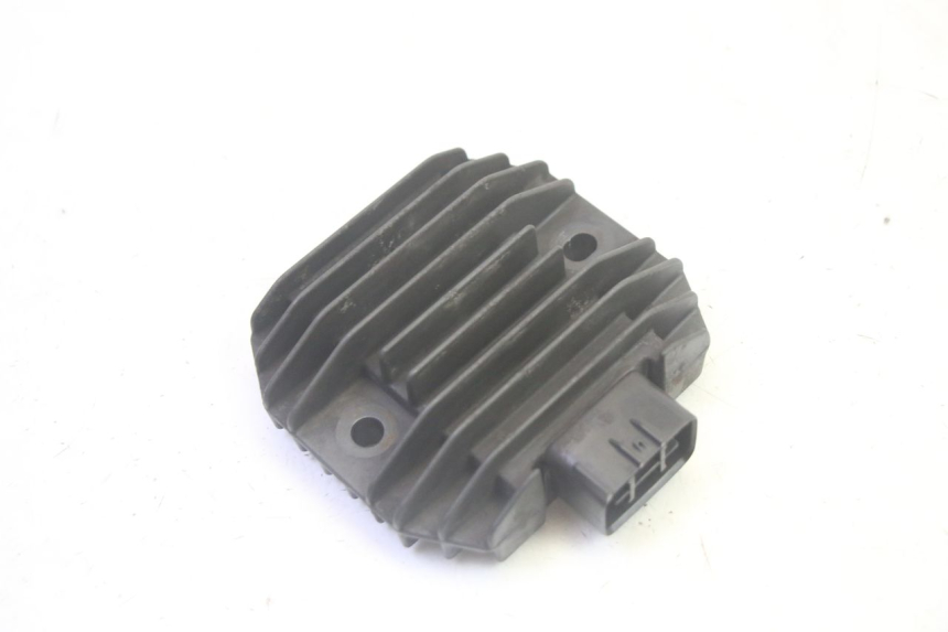 photo de REGULATEUR CHARGE YAMAHA XMAX X-MAX 125 (2006 - 2009) - Détail de la pièce