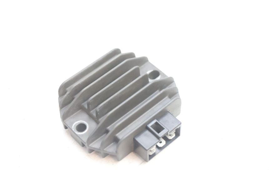 photo de REGULATEUR CHARGE PIAGGIO X8 STREET 125 (2006 - 2007) - Vue principale