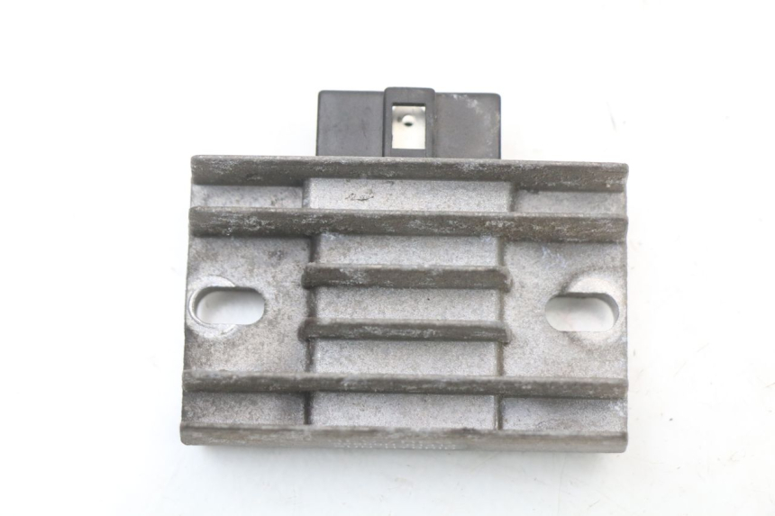 photo de REGULATEUR CHARGE PIAGGIO X8 125 (2004 - 2007) - Vue principale