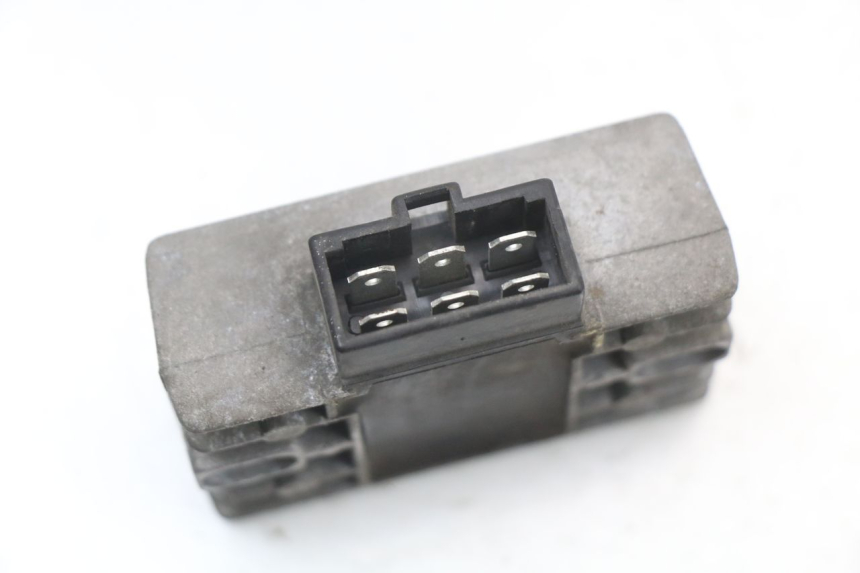 photo de REGULATEUR CHARGE PIAGGIO X8 125 (2004 - 2007) - Détail de la pièce