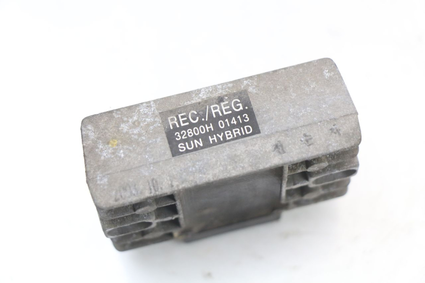 photo de REGULATEUR CHARGE PIAGGIO X8 125 (2004 - 2007) - Autre angle de vue