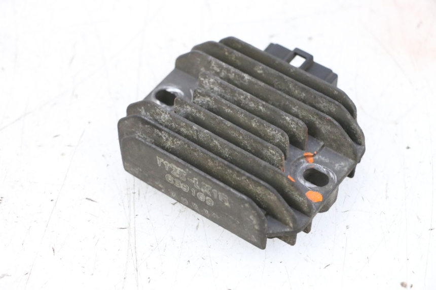 photo de REGULATEUR CHARGE PIAGGIO X8 125 (2004 - 2007) - Zoom état d’usage