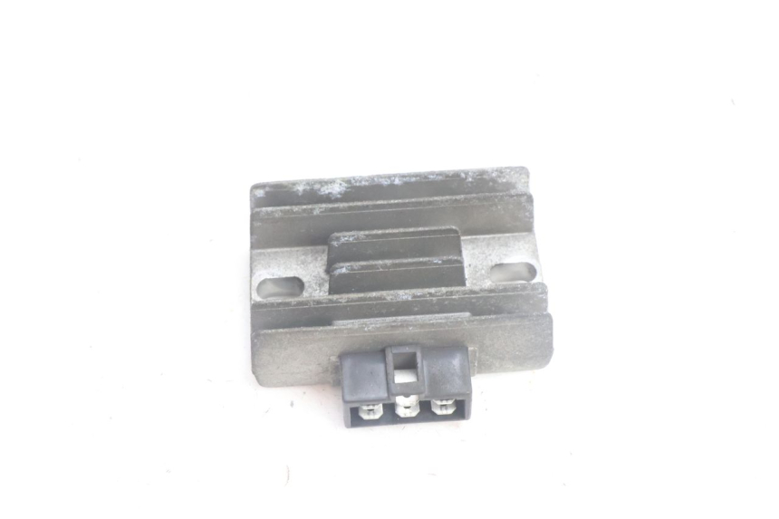 photo de REGULATEUR CHARGE PIAGGIO X9 AMALFI 180 (2000 - 2003) - Vue principale