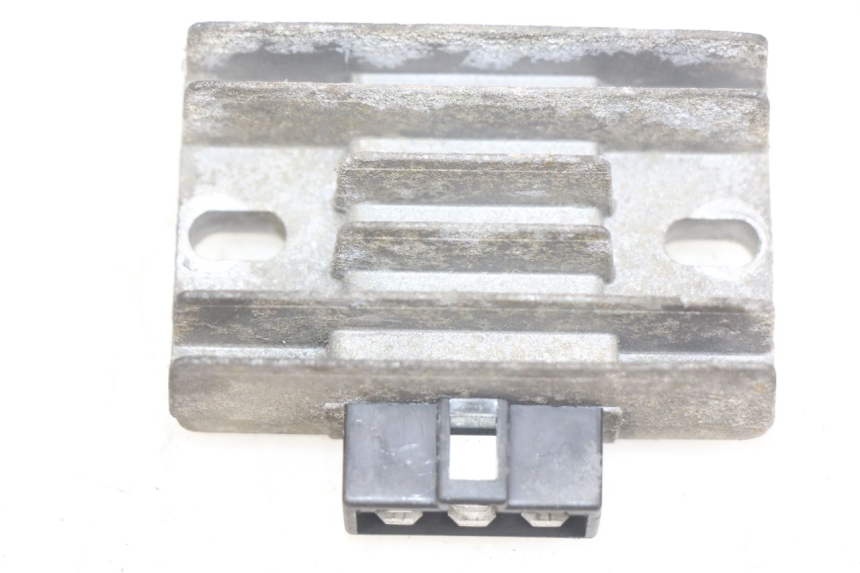 photo de REGULATEUR CHARGE PIAGGIO X9 EVOLUTION 125 (2003 - 2007) - Vue principale