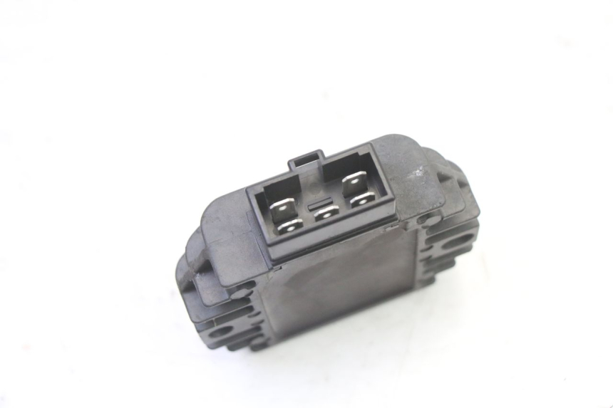 photo de REGULATEUR CHARGE PIAGGIO X9 EVOLUTION 125 (2003 - 2007) - Zoom état d’usage