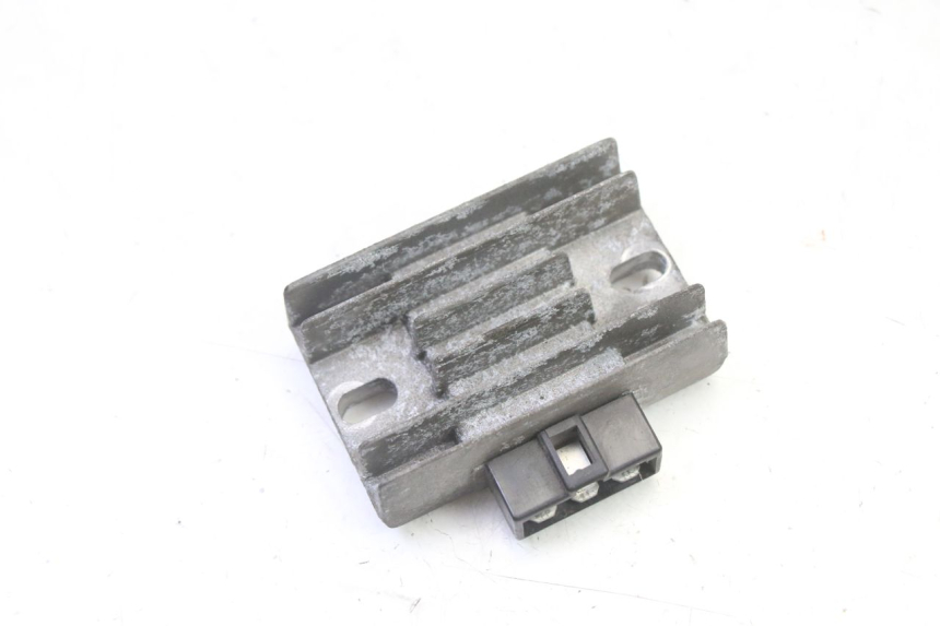 photo de REGULATEUR CHARGE PIAGGIO X9 EVOLUTION 125 (2003 - 2007) - Vue principale