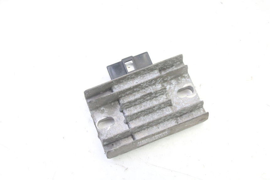 photo de REGULATEUR CHARGE PIAGGIO X9 EVOLUTION 125 (2003 - 2007) - Détail de la pièce