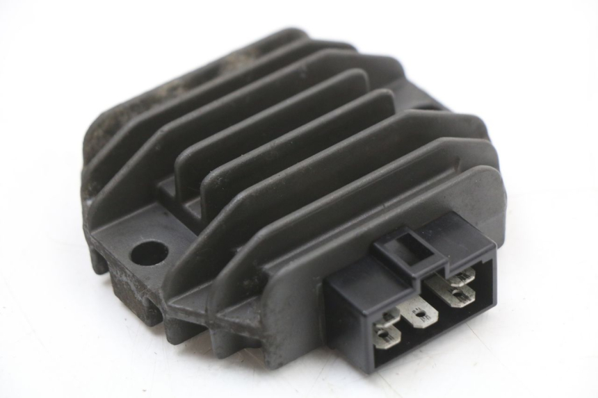 photo de REGULATEUR CHARGE PIAGGIO X9 125 (2000 - 2003) - Vue principale